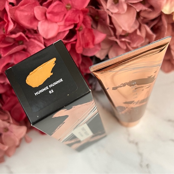 Fenty Beauty Body Sauce Body Luminizing Tint in Hunnie Hunnie - Picture 8 of 9